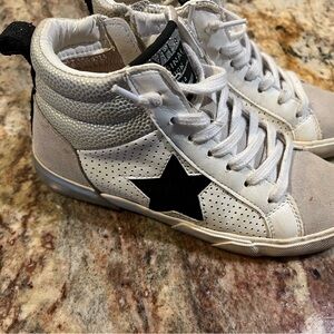 Vintage Havana hightop sneakers size 5.5 excellent condition, no box